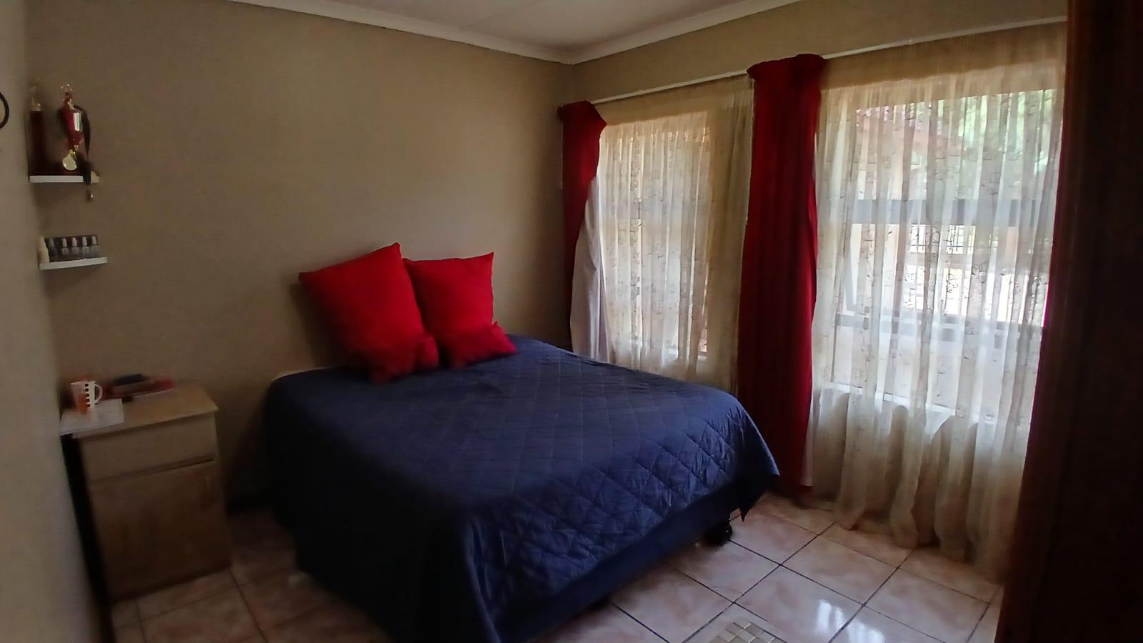 4 Bedroom Property for Sale in Pellissier Free State